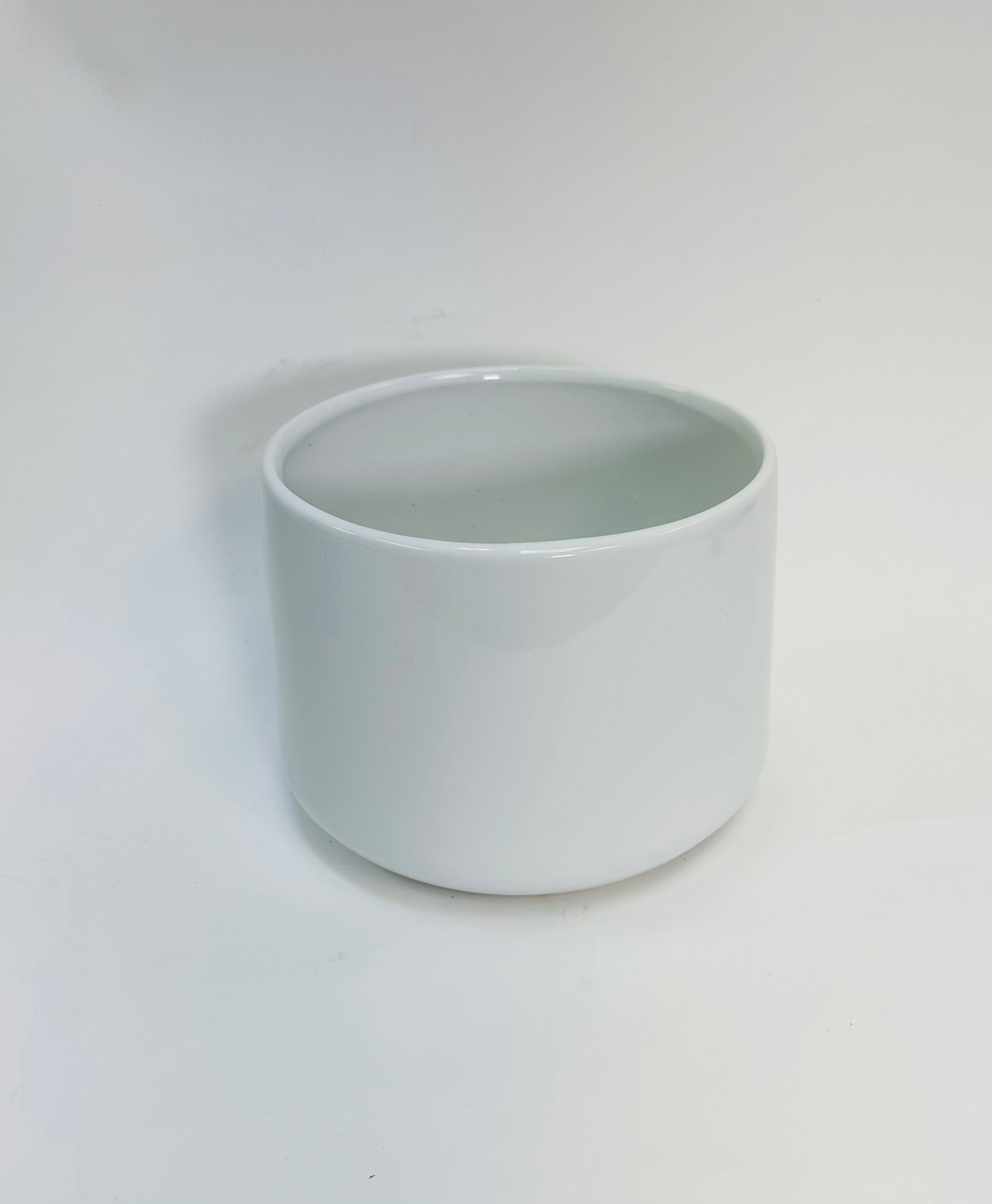 Teardrop white container 6”