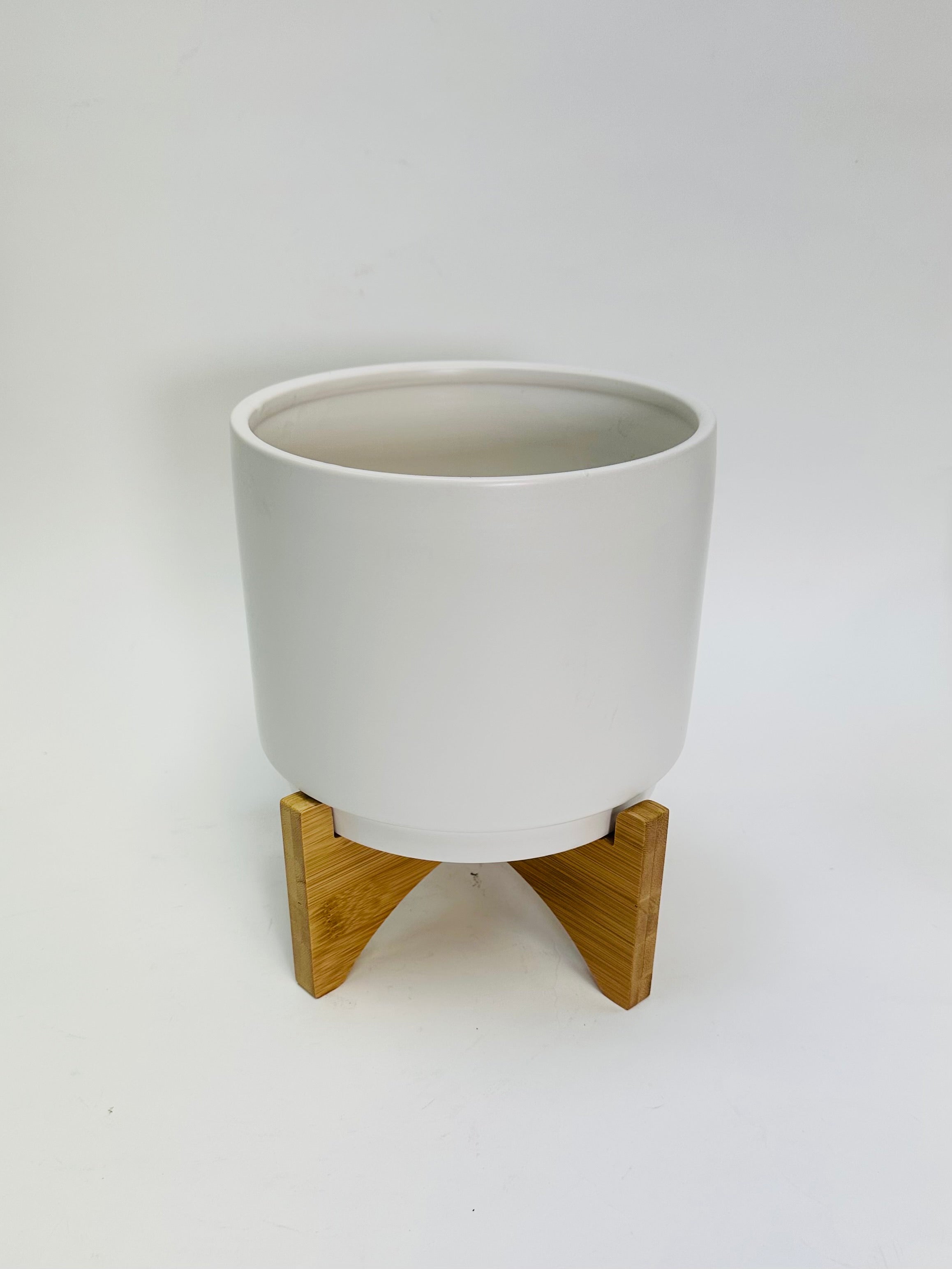 White Ceramic Pot With Stand 7"